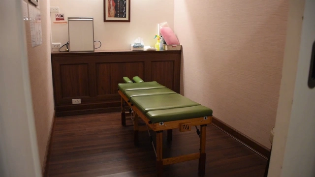 แจ้ง4ข้อหา หมอไม่มีใบอนุญาต คลินิกแพทย์แผนไทย เมืองโคราช