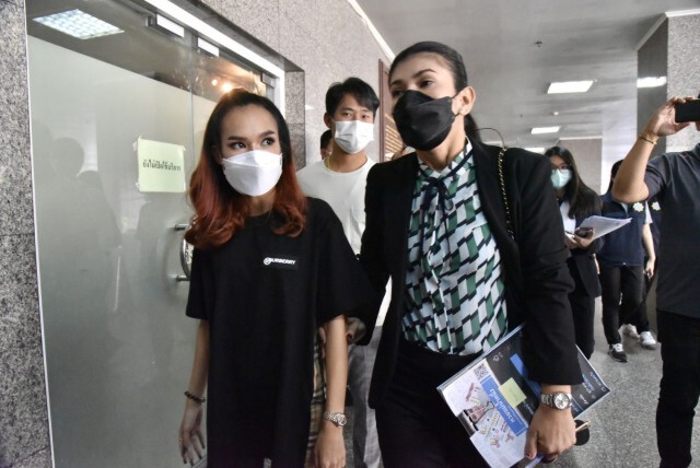 "แม่น้ำหนึ่ง" ร่ำไห้ขอความเป็นธรรม แจ้งความเอาผิดเพจนำรูปแปะลิงก์เว็บพนัน