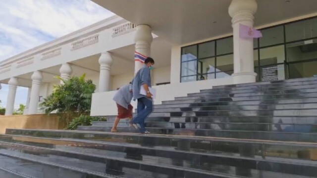 "แม่เฒ่า"กราบขอซื้อที่ดินคืน