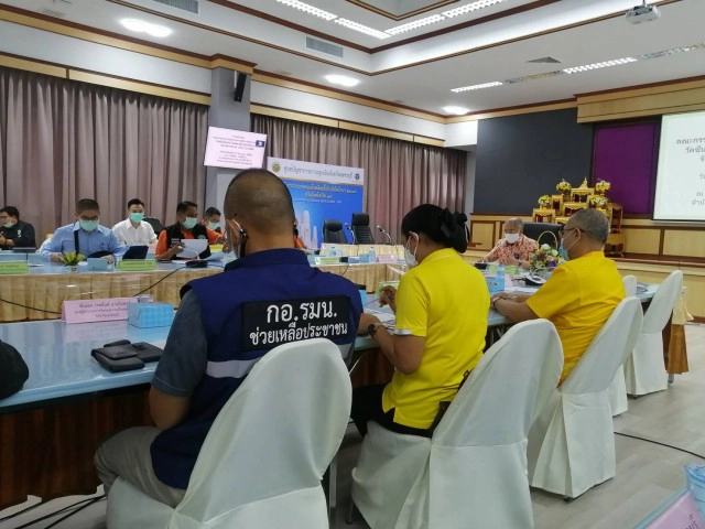 เพชรบุรี ร่วมขับเคลื่อนนโยบายเปิดประเทศ 120 วัน มอบเข็มกลัด I’m Covid – 19 Vaccinated