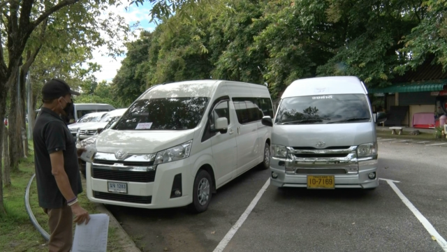 รถตู้ท่องเที่ยวจี้นายกฯ-พักชำระหนี้