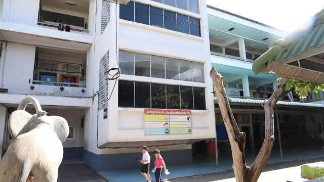 พบเด็กหญิงชื่อแปลกรอเรือ6ตัว "รรรรรร"แต่มีความหมายลึกซึ้ง