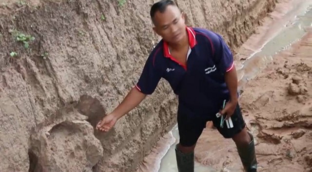 ชาวบ้านผงะขุดดินเจอไหโบราณอายุกว่า 300  ปี