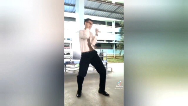 ครูเกษียณเมืองคอนเล่นติ๊กต๊อกยอดวิวทะลุ 2 ล้าน