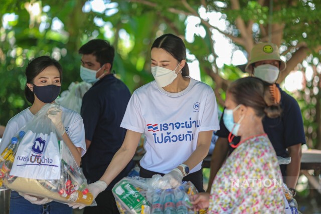 เนชั่นปันน้ำใจ เดินหน้าลงพื้นที่ ชุมชนสองคุณจ่า-ชุมชนวัดดุสิต บรรเทาผลกระทบโควิด