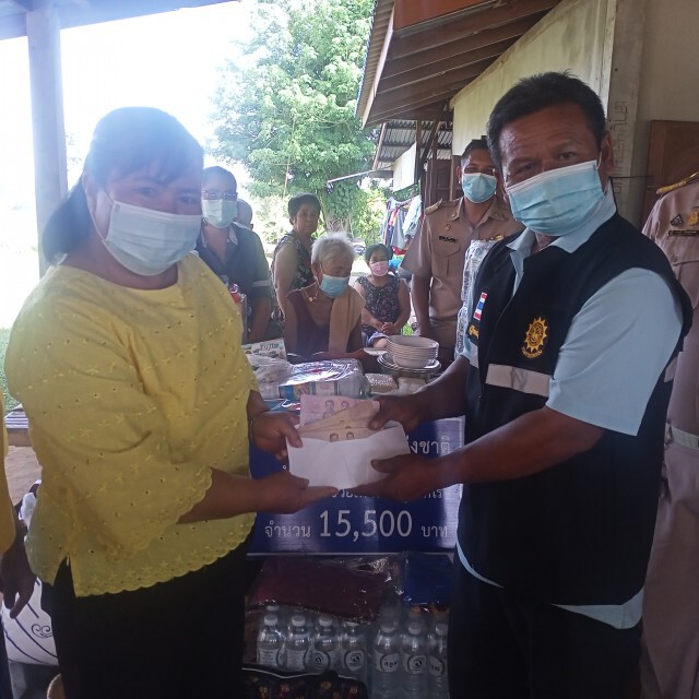 ธารน้ำใจหลั่งไหลช่วยเหลือยาย 82 ตาบอด2ข้างบ้านถูกไฟไหม้วอดทั้งหลัง
