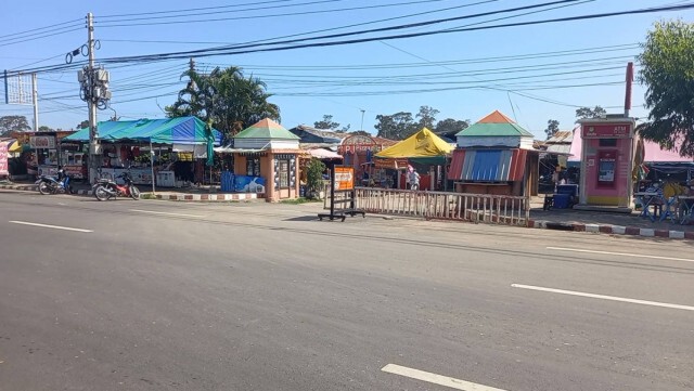 ชาวบ้านชายแดนโวยรัฐลำเอียงไม่จัดสรรวัคซีนให้
