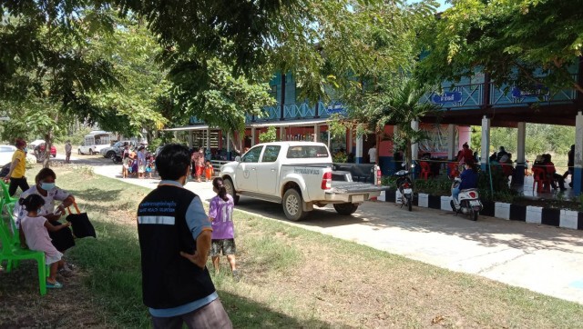 เร่งตรวจหาเชื้อโควิดเชิงรุก นร.-ชาวบ้าน  หลังพบผู้ติดเชื้อ
