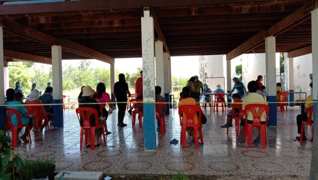 เร่งตรวจหาเชื้อโควิดเชิงรุก นร.-ชาวบ้าน  หลังพบผู้ติดเชื้อ