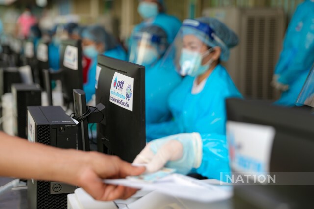 กทม. จับมือ ปตท. จัดหน่วยฉีดวัคซีนเคลื่อนที่ รุกพื้นที่คลัสเตอร์ใหญ่