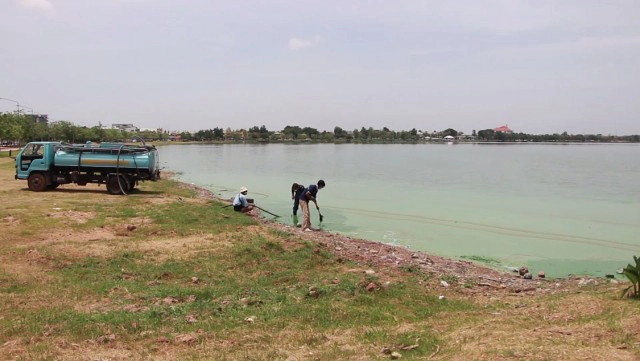 สงสารไดโนเสาร์!!!เร่งแก้ปัญหาน้ำเน่าบึงหนองโคตร