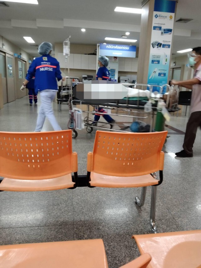 แม่ช็อกลูกชายม.3 -ถูกเพื่อนแทงสาหัสคาโรงเรียน