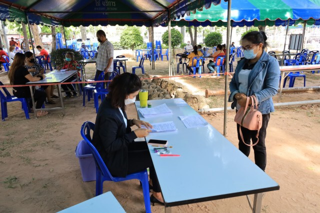 แห่สมัครขึ้นบัญชีสำรองขายลอตเตอรี่ กว่า 7,300 ราย