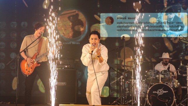 แอ็คมี่ DoubleDeep" ปลุกกระแสคริปโตในไทย สร้างประวัติศาสตร์ กดแจก 3 บิตคอยน์ กลางไลฟ์คอนเสิร์ต