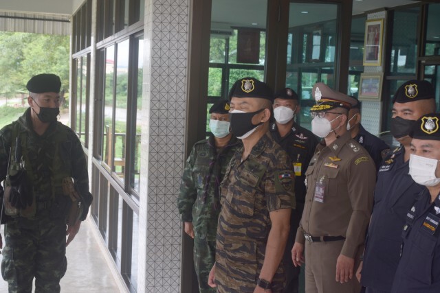 ผบช.สตม.ตรวจชายแดน-ลั่นยึดทรัพย์ขบวนการค้ามนุษย์