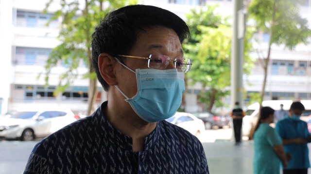 ตรวจswabหาเชื้อโควิดพ่อค้าแม่ค้าก่อนเปิดถนนคนเดินวันแรก