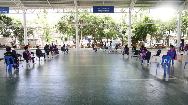 วันเดียวติดเชื้อ27รายยอดผู้ป่วยเดินทางกลับรักษาตัวที่บ้านพุ่ง