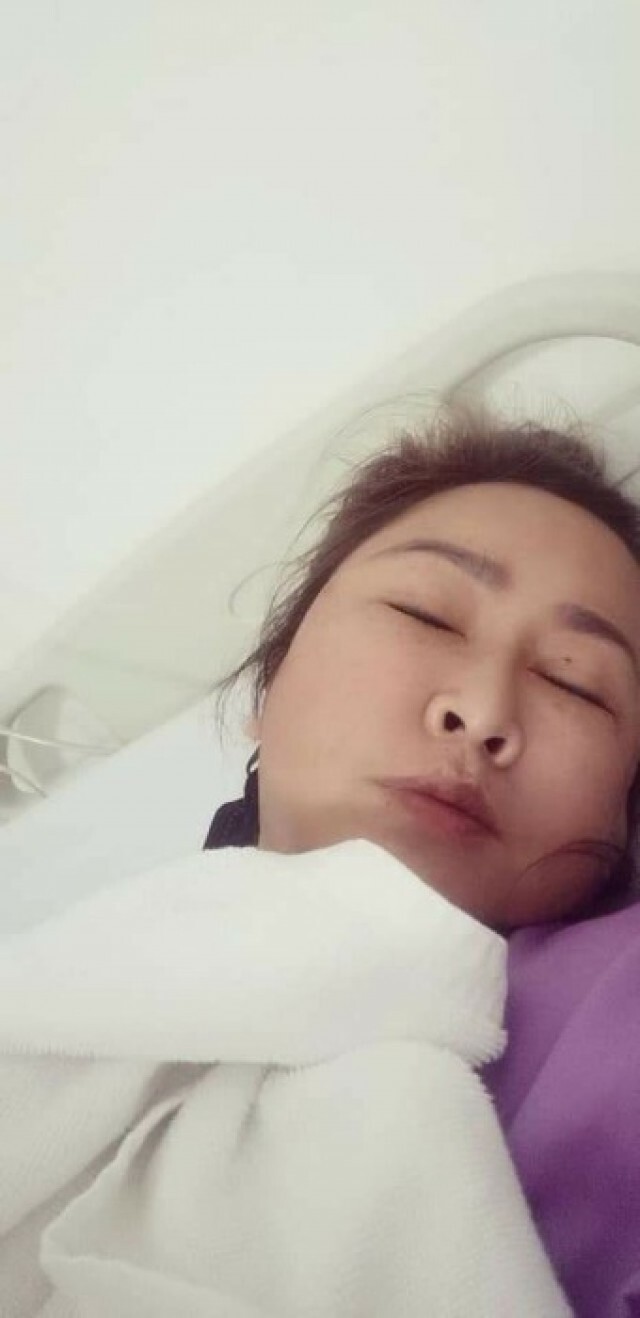 "อ้อย กะท้อน"  ถูกหามเข้าไอซียู หลังพบผลข้างเคียงฉีดวัคซีนโควิด