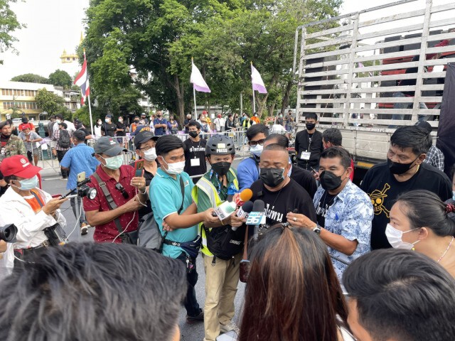 "จตุพร" ลั่นขอเวลา 3 เดือน ไล่ "ประยุทธ์" มวลชนแห่ร่วมบางตา