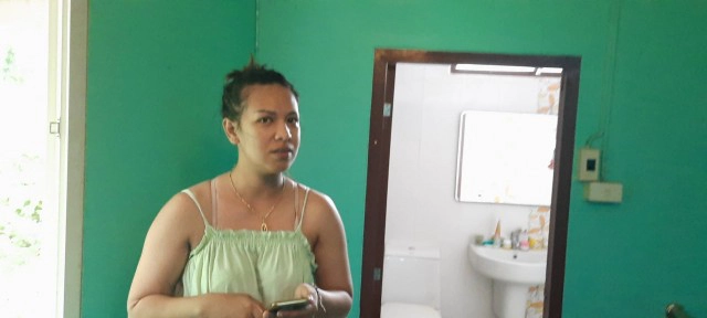 สาวใหญ่ติดในห้องน้ำแจ้ง191ช่วยออกมาได้