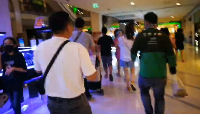 เกิดเหตุชุลมุนที่ห้างฯเซ็นทรัลหลังไฟดับ