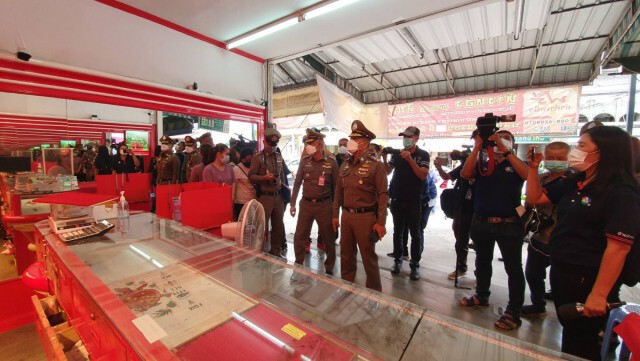 รองผบ.ตร.ลงพื้นที่ลุยคดีชิงทอง114บาท