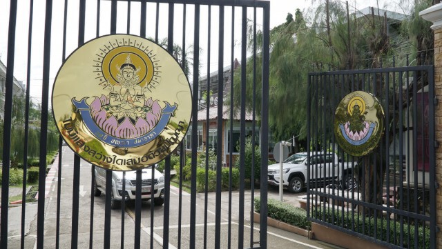 สั่งปิดโรงเรียนหลายแห่งหลังนักเรียนเสี่ยงสัมผัสผู้ป่วยโควิด