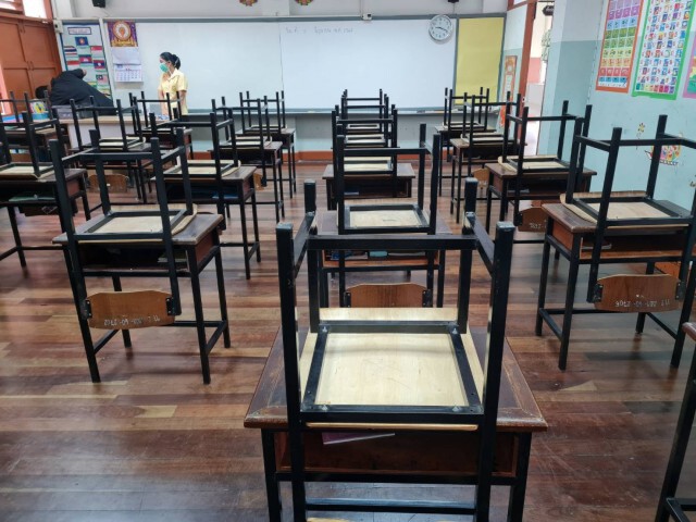 คลัสเตอร์คนงานทาสีทำพิษ ทน.โคราชสั่งปิดโรงเรียนทั้ง 15 แห่ง