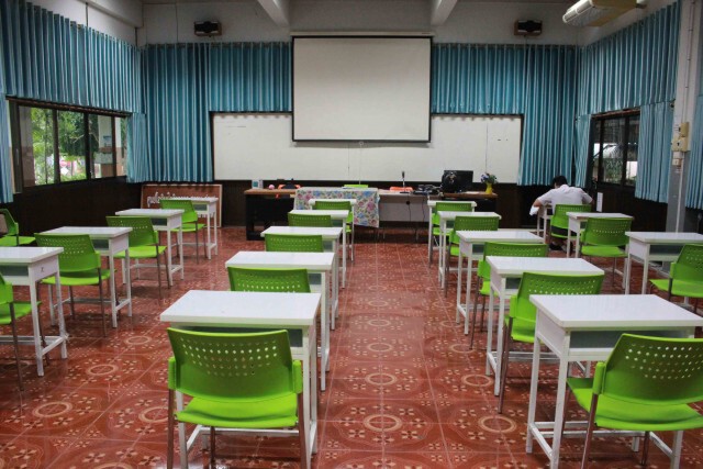คลัสเตอร์แรงงานคืนถิ่นสั่งปิดโรงเรียนทั้งจังหวัด 14 วัน