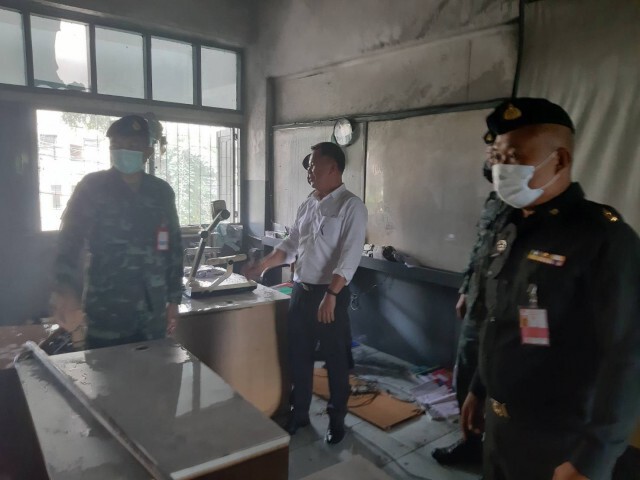 ไฟไหม้ห้องเรียนคอมพิวเตอร์ นักเรียนหนีวุ่น