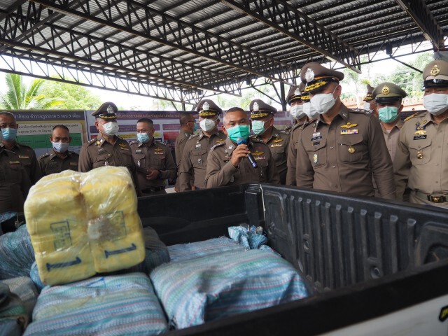ตร.ภาค 5 แถลงผลกวาดล้างยาเสพติดเกือบ 14 ล้านเม็ด