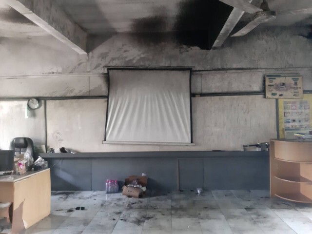 ไฟไหม้ห้องเรียนคอมพิวเตอร์ นักเรียนหนีวุ่น