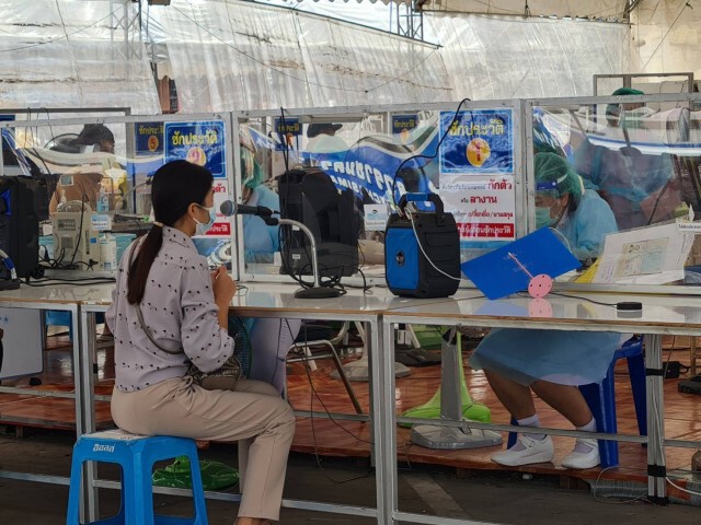 โคราชคนงานติดเชื้อแล้ว 22 ราย มาจาก 15 จังหวัดพื้นที่เสี่ยง ตรวจหาเชื้อด่วน