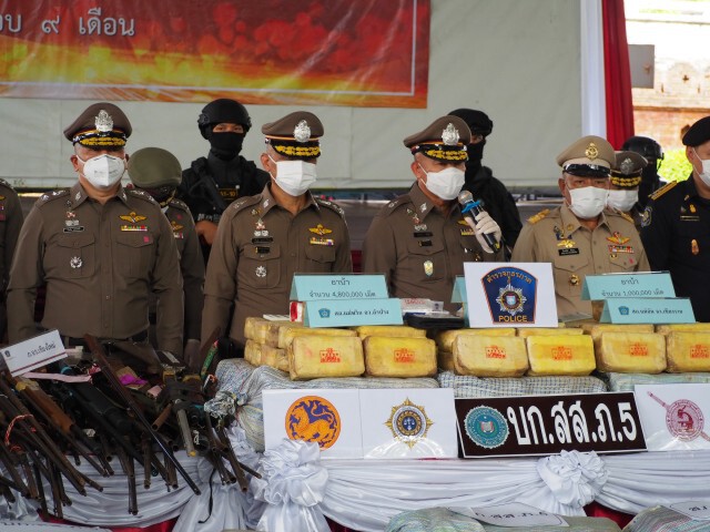 ตร.ภาค 5 แถลงผลกวาดล้างยาเสพติดเกือบ 14 ล้านเม็ด
