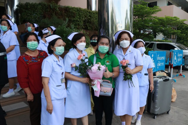รพ.พุทธชินราชส่งนักรบชุดขาวช่วยกทม.