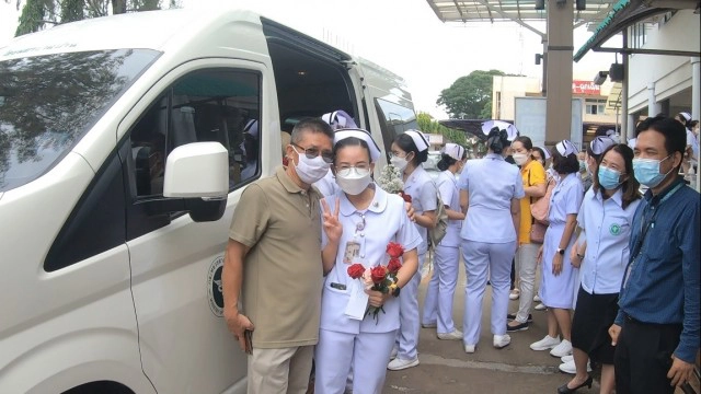 รพ.น่านส่งนักรบชุดขาว-สู้ศึกโควิด-19