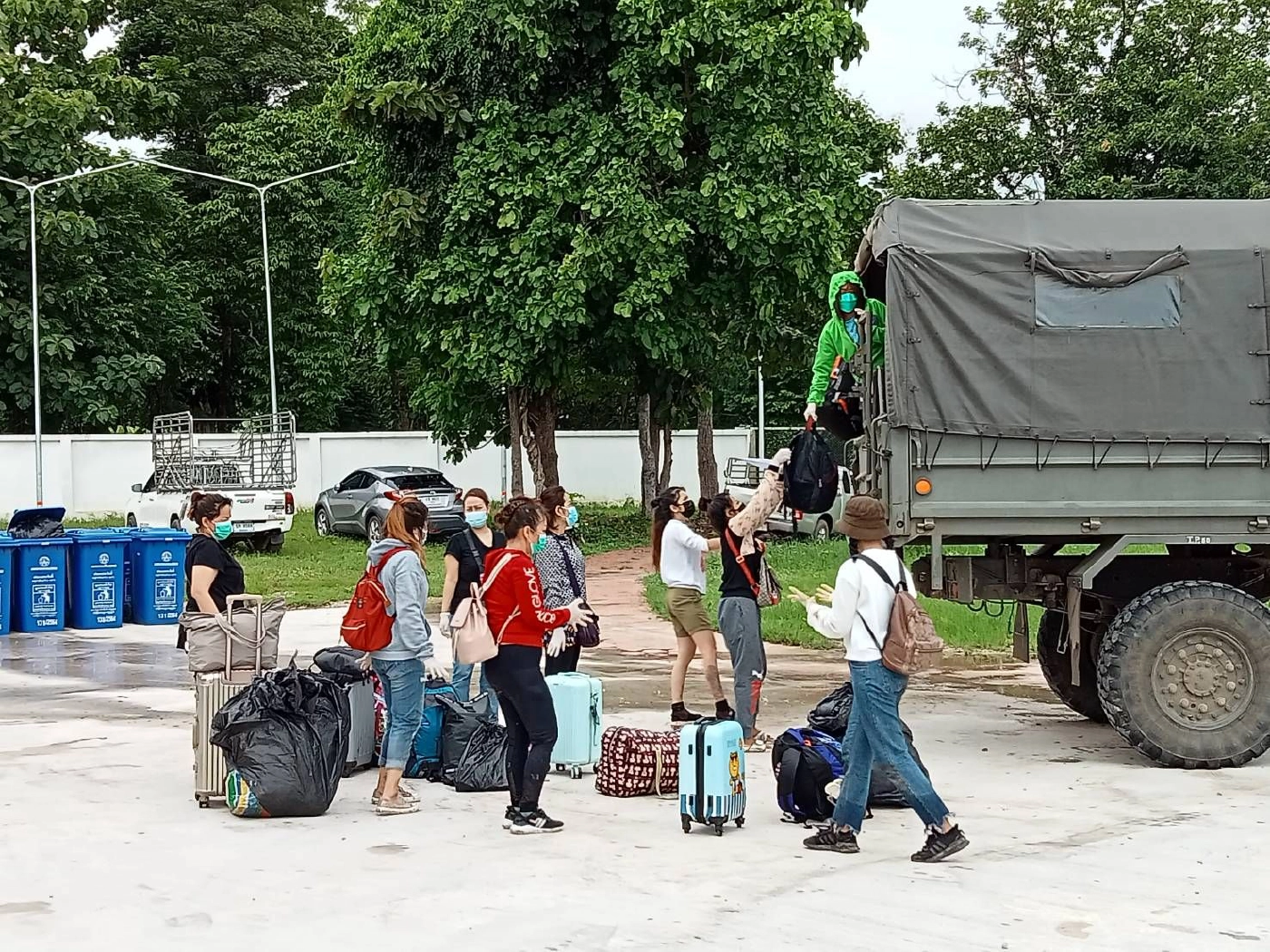 ทหารสกัดจับ10หญิงไทยในป่าข้าวโพด-ลักลอบข้ามแม่น้ำเมย