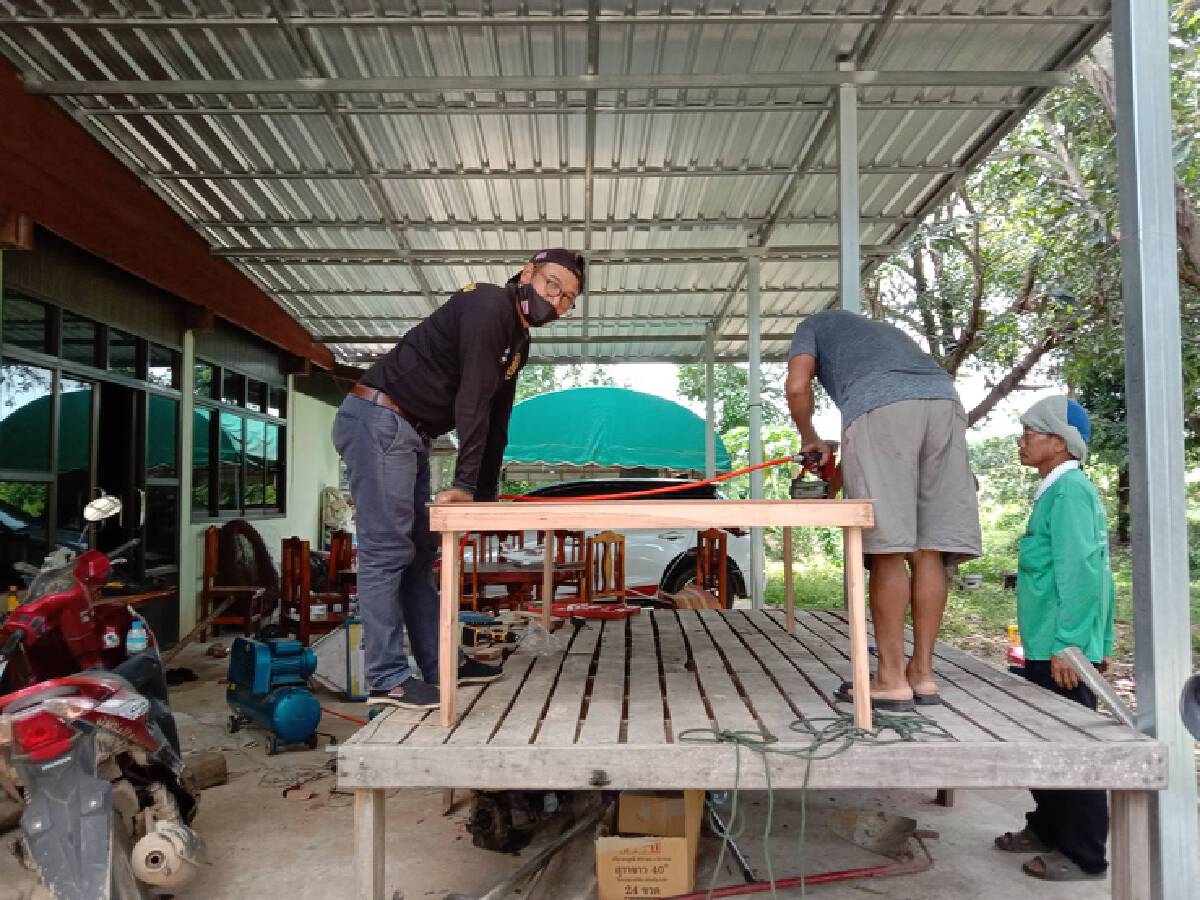ผุดภูมิปัญญาชุมชนทำเตียงเสริมโรงพยาบาลสนามแห่งที่ 8