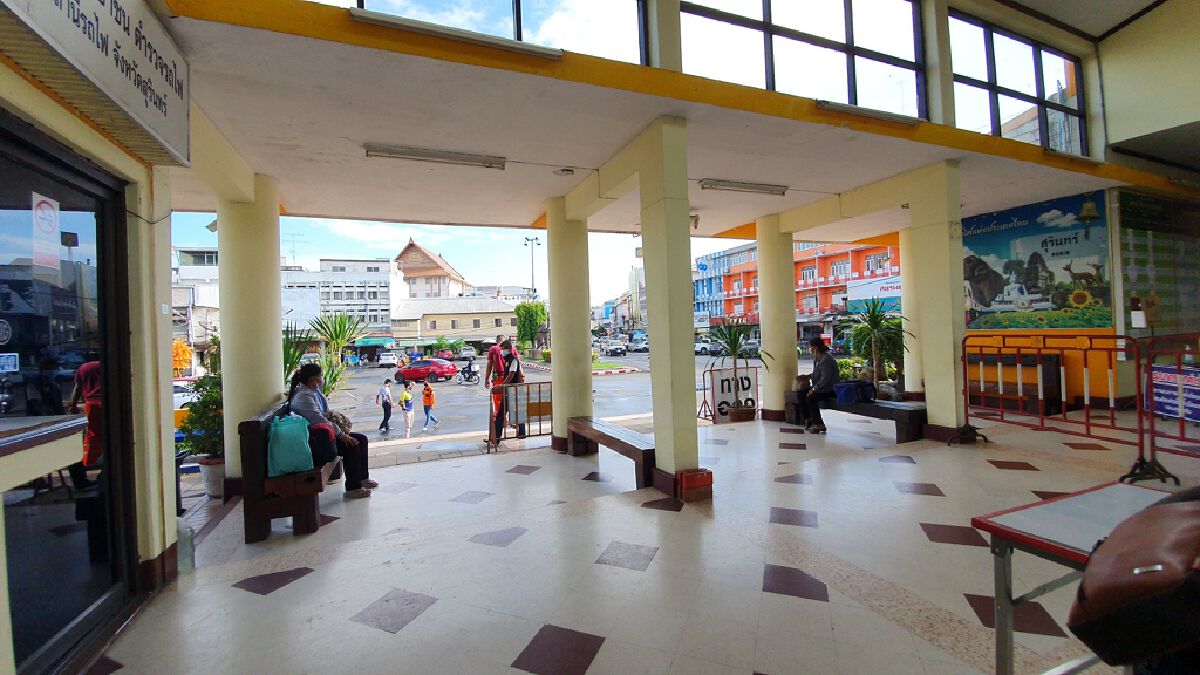 ผวากันทั้งสถานี 2ผู้โดยสารมีไข้สูงปากไม่รับรส หวั่นเป็นผู้ป่วยโควิด
