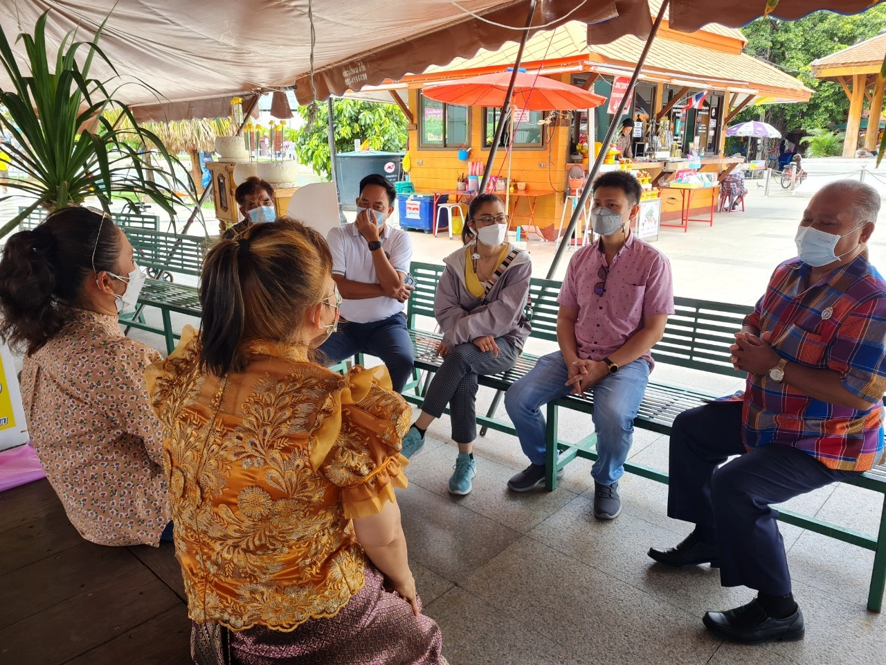 หมอเพลงโคราชขอให้เทศบาลงดเก็บค่าเช่า3หมื่นบาทศาลาไทยข้างลานย่าโม