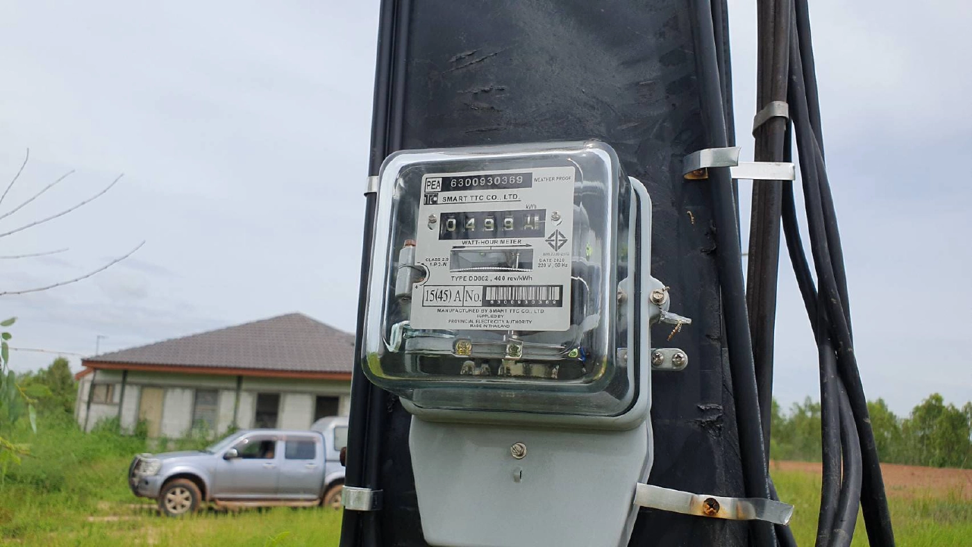 โวยกฟภ.ตัดต้นไม้ทับรั้วพังเสียหายกว่า 300 เมตร แจ้งตำรวจเอาผิด