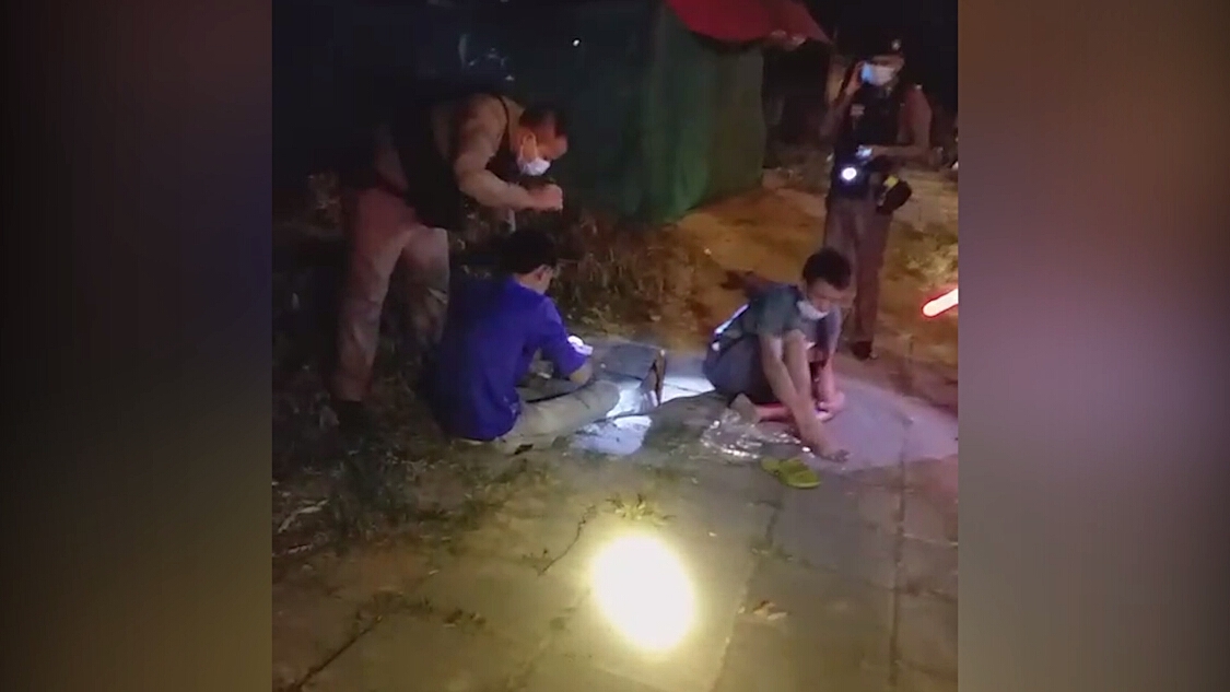 ซวย! นักค้ายาบ้าหลับใน รถเสียหลักพุ่งชนร้านค้าพังยับ