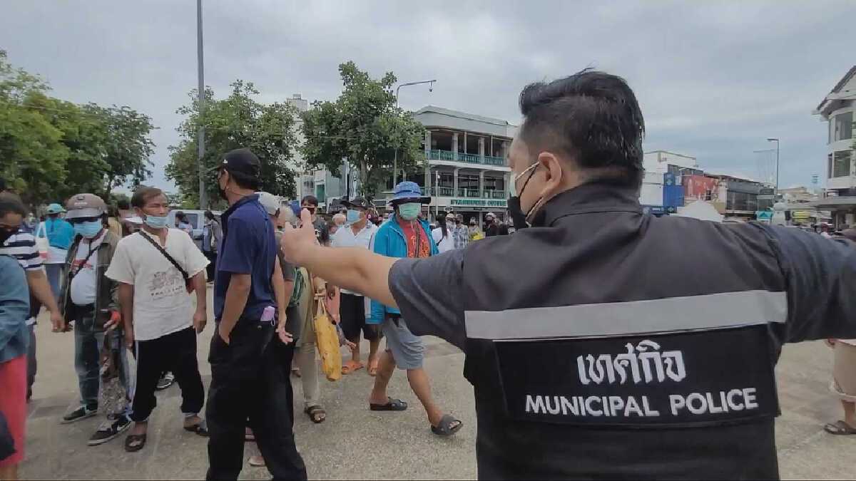 ทน.เชียงใหม่จัดระเบียบแจกอาหารผู้รับผลกระทบโควิด-19