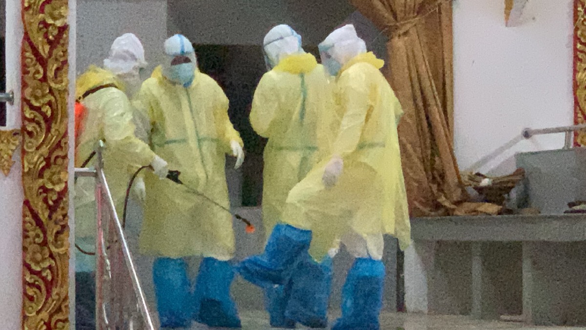 เผาศพที่ 17 ทั้งพระสัปเหร่อ กู้ภัย ทำงานหามรุ่งหามค่ำต่อเนื่องหลายวัน