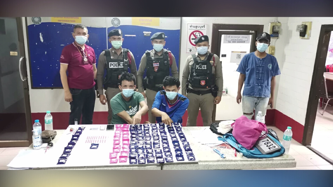 ซวย! นักค้ายาบ้าหลับใน รถเสียหลักพุ่งชนร้านค้าพังยับ