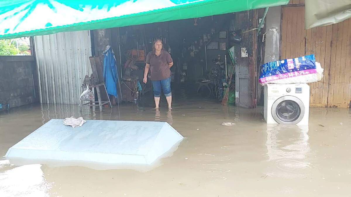 “แม่สอด”จม“บาดาล”-ฝนถล่มทั้งคืน-เร่งเก็บข้าวของ