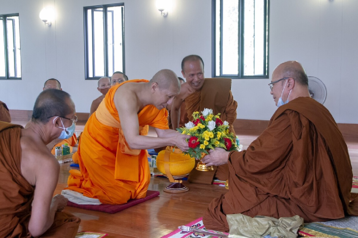 โซเชียลแห่แชร์ภาพ "โน๊ต อุดม" เข้าสู่ทางธรรมปลงเส้นผมบวชเป็นพระ