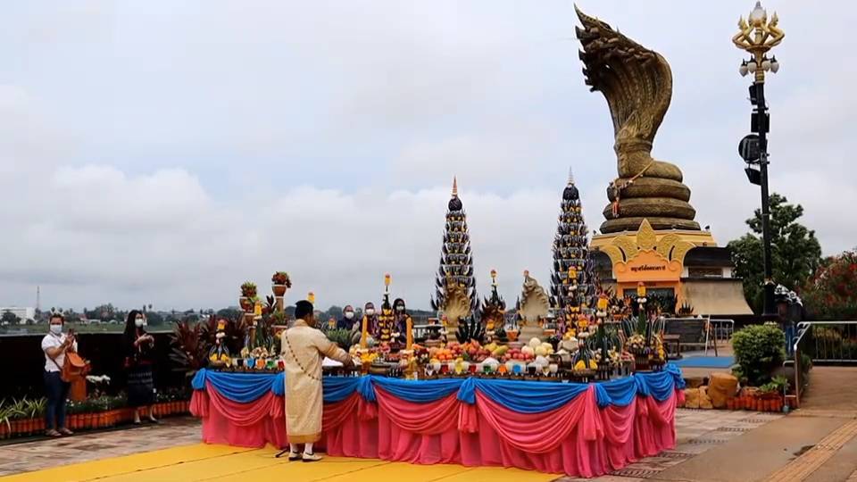 ผู้ว่าฯโพสต์ คนนครพนมไม่เคยทิ้งกัน ส่งข้าวสารให้ผู้อยู่ในพื้นที่เสี่ยง