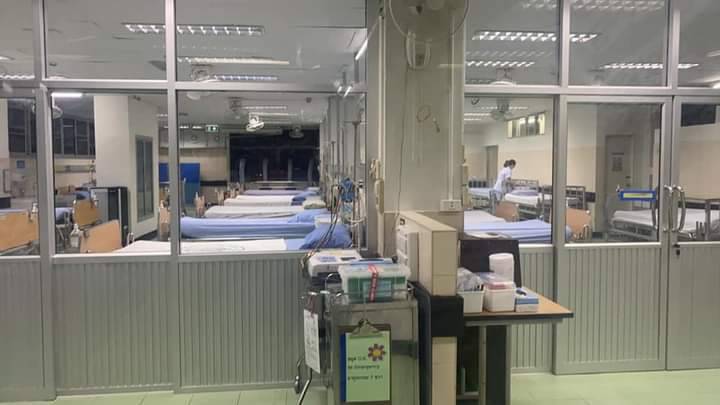 โรงพยาบาลมหาราช เร่งปรับอาคารหลังเตียงใกล้เต็มผู้ป่วยแห่กลับมารักษาตัว