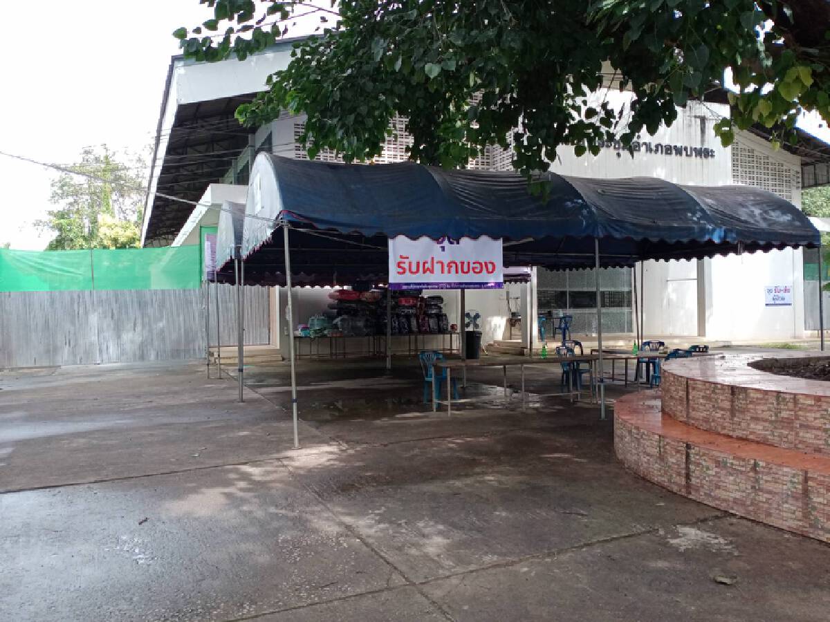 อำเภอพบพระนำร่องใช้หอประชุมอำเภอ-โรงเรียนรับผู้ป่วยโควิดสีเขียว